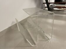 Beistelltisch / Zeitungstisch aus Acrylglas/Plexiglas Material transparent klar