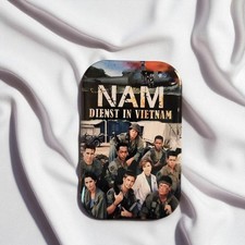 NAM – Dienst in Vietnam TV Serie #01 | Kühlschrankmagnet Retro Kult Sammler Gesc