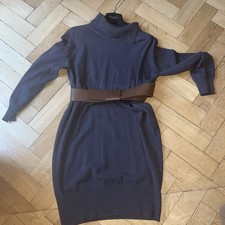 kleines dunkelgraues