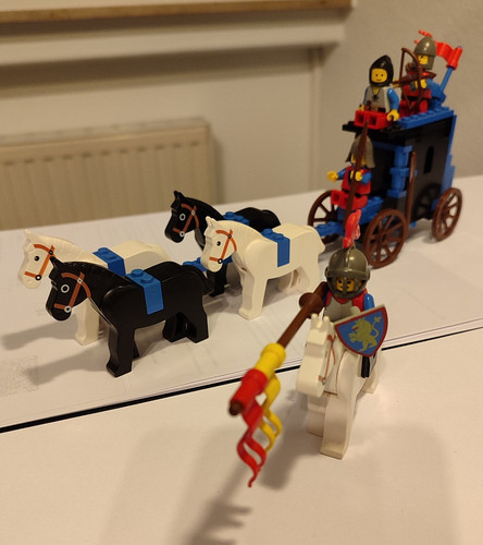 Lego castle set 6055 prisoner - lego,