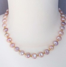rosa Perlenkette mit