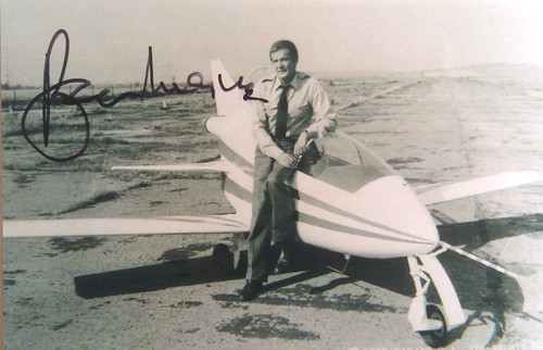 Roger moore autogramm 9x13 - roger,