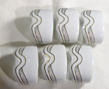 6 STÜCK - SERVIETTENRINGE / SERVIETTENHALTER AUS PORZELLAN - TOP DESIGN - KAISER