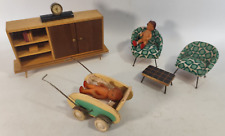 DDR Puppenstube Puppenstubenmöbel Wohnzimmer Nagelsessel Puppenwagen Schrankwand