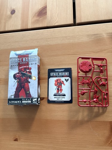 Warhammer 000 space marine - space,