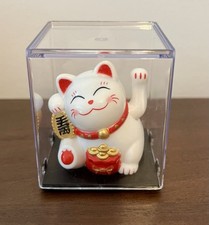 Maneki-Neko Lucky Cat Solar Powered, Waving Arm, white