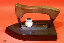 antikes kleines Bügeleisen