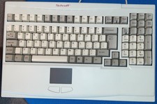 Schroff-Tastatur mit Touchpad