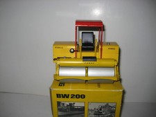BOMAG BW 200 WALZE ROTES DACH #2950.3 CONRAD 1:24 OVP