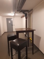 Stehtisch für Küche/ Bar mit 2 Hockern