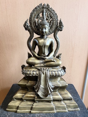 Wunderschöner thai buddha - wunderschöner, aus
