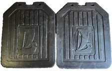 2 x LADA NIVA SCHMUTZLAPPEN SCHMUTZFÄNGER HINTEN MIT LOGO - B-WARE