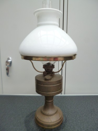Alte petroleumlampe öllampe - petroleumlampe,