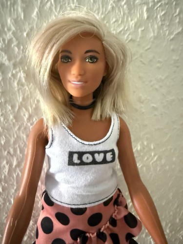 Barbiepuppe fashionista curvy - fashionista,