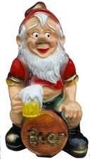 Gartenzwerg mit Bier und