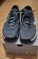 1x zum Training getragen: NIKE air max in grau + weiß in EUR-Gr. 46, UK11, US12