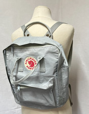 26      Fjällräven Kanken 20