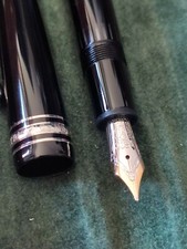 montblanc meisterstück legrand fountain pen platinum line 14k M nib