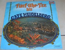 Fünf-Uhr-Tee im Cafe