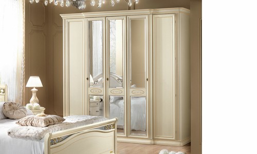 Klassischer kleiderschrank - klassischer,