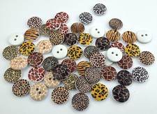 10x Knopf rund Muster Fell