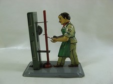 Dampfmaschine Antriebsmodell Mann mit Stampfer Blech ca.L11cm B6,5cm H11cm (13)