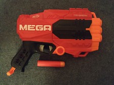 Hasbro Nerf Mega Tri-Break mit 4 Mega Darts