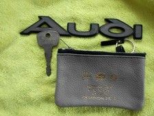 Alte Audi  autoschlussel, anhänger tasche, aufkleber von auto.Gebraucht.