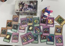 23 Alte Yu-Gi-Oh Karten Plus Steelbox Plus Kuscheltier