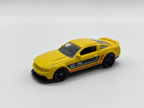 Hot wheels ford - hot,
