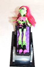 Monster High Puppe  Venus Mcflytrap mit Bett ,  27cm-# 30