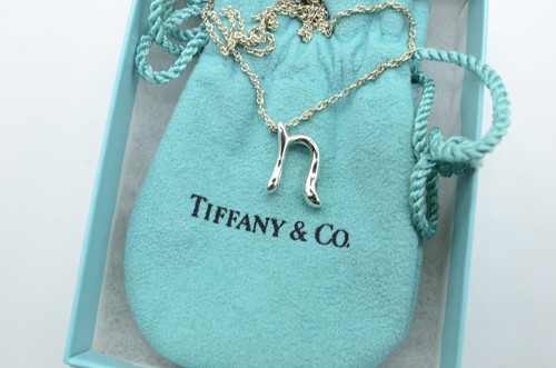 Tiffany anfangsbuchstabe - &,