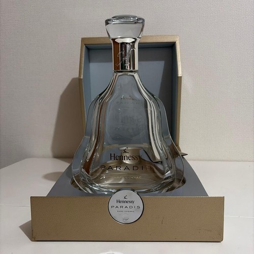 Leere schnapsflasche hennessy - schnapsflasche,