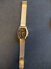 Herrenarmbanduhr in Flieger-Look Design, kombiniert Luxus und Funktionalität