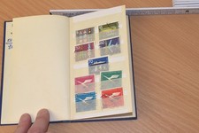 schönes altes kleines Schaubek Album mit Briefmarken, gemischt