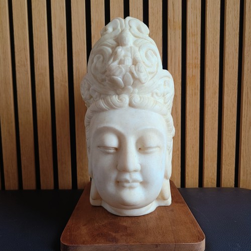 Buddha kopf aus weißem marmor - weißem,