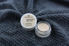 Essence 2in1 Eyeshadow & Primer 01 Beige – Longlasting, Brightening Finish – Neu