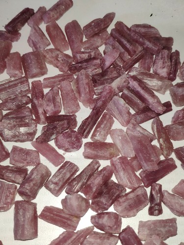 20g pinker turmalin roh - pinker,
