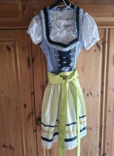 Hübsches fuchs dirndl - fuchs,