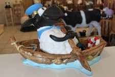 Lustiges Schaf Molly im Boot