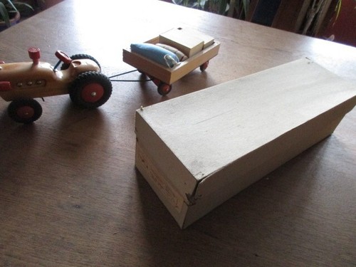 Traktor mit hänger holz - traktor,