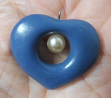 ?blauer Herzanhänger? mit Perle Herz Anhänger vermutlich Keramik/Ton Stein ? 