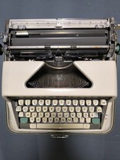 OLYMPIA Schreibmaschine mit