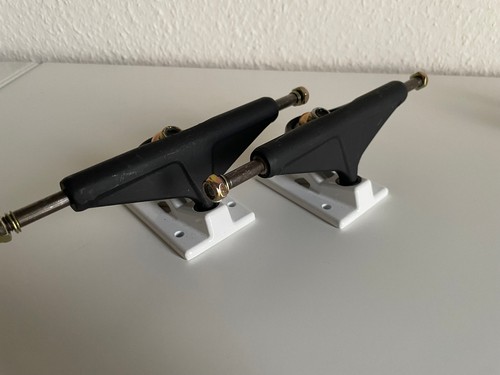 Venture skateboard trucks - skateboard,