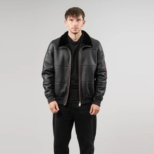 Schwarze Herren Lammfell