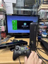 Xbox 360 Slim Konsole 250GB - getestet & funktioniert + kabelgebundener Controller!
