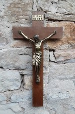 ***VINTAGE KRUZIFIX*JESUS AM KREUZ*MESSINGFIGUR*HOLZKREUZ*WANDKREUZ*INRI***