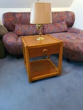 hübscher kleiner Beistelltisch
