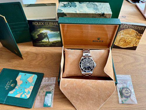 Rolex submariner 14060 date - submariner,