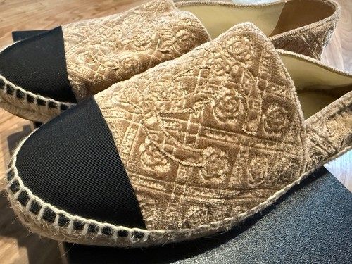 Chanel beige black - beige/black, camellia